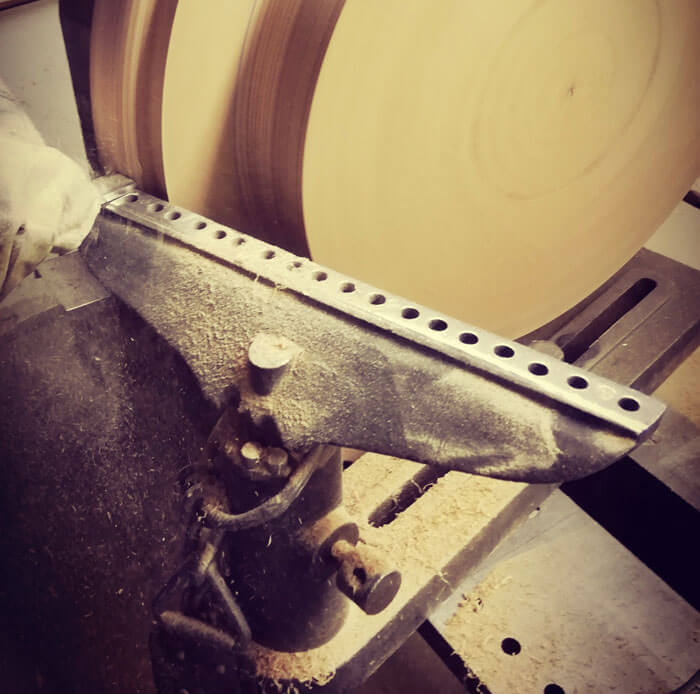 Präzises Handwerk der Leuchten Manufactur Wurzen